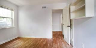 3301 Bull St Gallery 25
