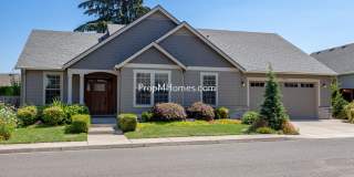 Gorgeous Craftsman Three Bedroom + Office/Den in Canby! Gallery 1