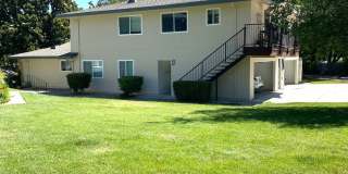 Pleasanton Laguna Vista 2 Bed / 1 bath, updated kitchen & bathroom, Two Year Lease required, Community Pool! Gallery 17