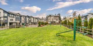 Modern Tri-Level 4BD/3.5BTH Townhouse in Lynnwood for Rent! Pet Friendly! Gallery 35