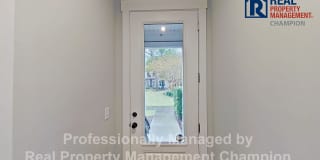 Bright & Open End Unit Townhome Bright & Open End Unit Townhome Gallery 4