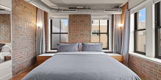 Fully Furnished Designer Loft with Parking & Monument Views! Gallery 20