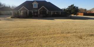 Gorgeous 4 bedroom home in Elgin Area Gallery 1