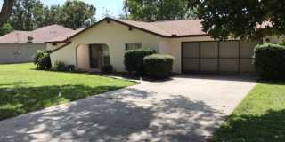 Beautifully Updated 2 bedroom Pool Home in a Great Location! Gallery 1