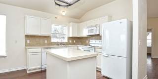 Beautiful 4 Bedroom / 2 Bath Home in Eagle’s Landing Subdivision Gallery 14