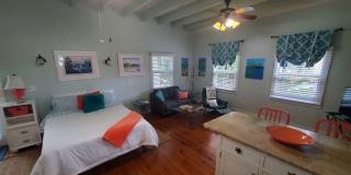 226 NE 1st Avenue unit: Key Lime Suite Gallery 23