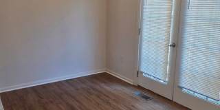 Act Fast! 2 Bedroom Townhome In Columbia Gallery 7