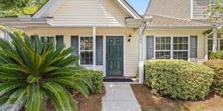 Cute, Convenient Townhome! Gallery 1