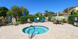 ** THE VINEYARDS SEASONAL ** 2 BED PLUS A DEN\2 BATH 2ND FLOOR COACH HOME READY FOR YOU ** VACATION READY HOME ** Gallery 60