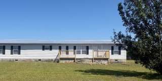 4 Bed/2 Bath Mobile Home Gallery 1