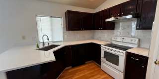11283 Glen Ellyn | Hardwood Floors, Oversized Covered Patio, Centrally Located! Gallery 6