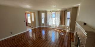 ***PENDING APPLICATION***Lovely 3 Bedroom Home Close to Parks and Schools Gallery 11