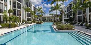 Mira at Palmer Ranch - 55+ Senior Living Community Gallery 62