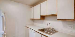 2 Bedroom Corner Unit, excellent location!! 2 Bedroom Corner Unit, excellent location!! Gallery 9