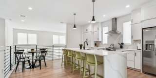 A charming coastal townhouse, just minutes from downtown St. Pete! Gallery 42