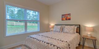 Brand New Townhouse Community in Blacksburg! - FURNISHED Gallery 10