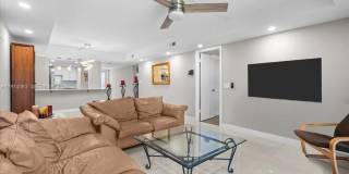 811 S Hollybrook Dr Gallery 1