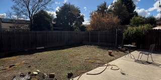 Charming 3-bedroom, 2-bathroom duplex in West Davis. Gallery 12