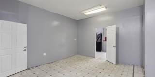 1520 W ONTARIO Street Gallery 7