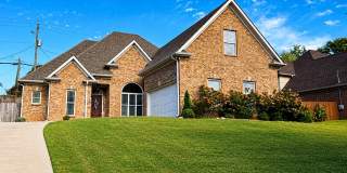 Size and Space in Beautiful Bluff Park Gallery 1
