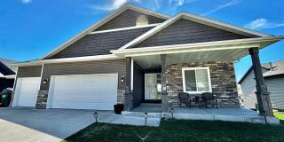 For Rent Beautiful 4 bedroom 3 bathroom 3 attached car garage! Gallery 1