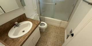 78 Oak St Gallery 12