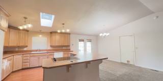 3 bedroom rambler on corner lot Gallery 11