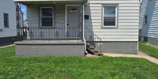 Updated 2 Bedroom Ranch Gallery 1