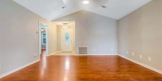 2104 Frontera St Gallery 17