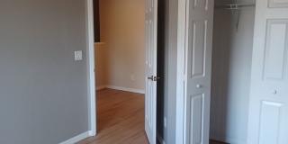 Townhouse with Amenities Galore: 3 BR / 2.5 Bath In The Colonnade Community Gallery 16