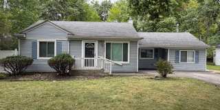 Beautifully Updated Ranch on Spacious Lot Gallery 1