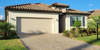 Annual turnkey furnished 3/3 SFH in "Green" gated community in Bradenton Gallery 1