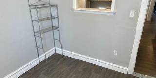 1192 YORKSHIP SQUARE Gallery 25