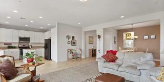 Spacious 3BD/2BA Home in Bakersfield's 93313 — Fully Equipped, Garage & Small Pets Welcome! Gallery 4