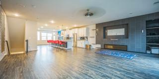44764 TIVERTON Square Gallery 4