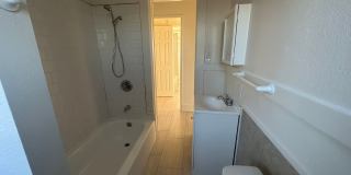 Upgraded 4 Bedroom Near Drake Park! Gallery 17