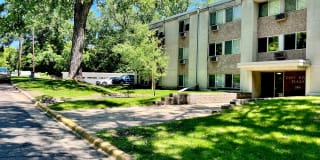 East River Plaza Gallery 1