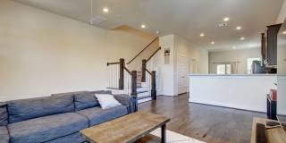 Beautiful 4 bedroom/2.5 bath, available early August! Gallery 1