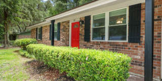Southside Savannah Gem – 4BR Home in Windsor Forest with Sunroom & Patio Gallery 6
