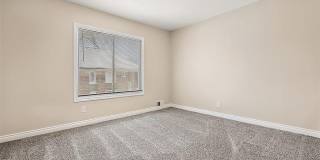 2080 Gladstone Street Gallery 22