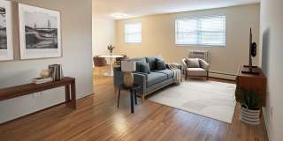 Westbury Gallery 13