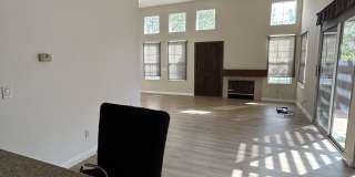 319 West Shoshone Street Gallery 6