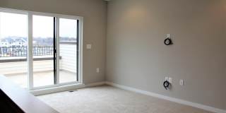 23016 LAVALLETTE Square Gallery 24