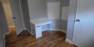 1912 Montgomery Street Gallery 24