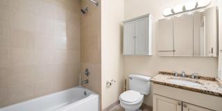 1600-18 ARCH Street Gallery 19