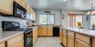 Large 5 Bedroom home in South Phoenix with Private Pool Gallery 6