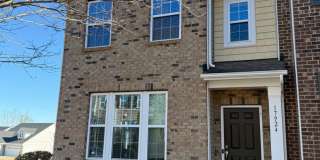 End-Unit Cornelius Townhome | 3BR + Flex Room | Fenced Courtyard | Near Birkdale  Greenway Gallery 1