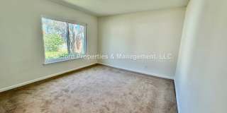 Beautiful 4 Bedroom / 2 Bathroom Harbor Winds Home w/ Solar Panels Gallery 10