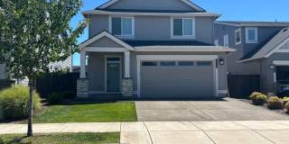 Contemporary 4 BD Vancouver Home with Resort-Style Community Amenities Gallery 1