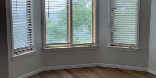 Amazing North Side Condominium Gallery 14
